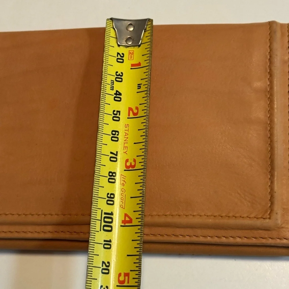 Vintage Kenneth Cole High End Soft Supple Trifold Tan Leather Wallet